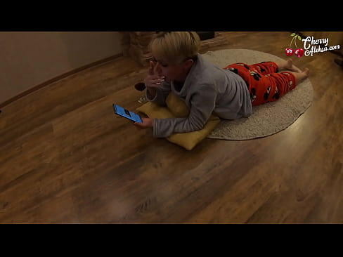 ❤️ እብድ ብላንዴ የሚጠባ ግዙፍ ዲክ መምጠጥ እና በላዩ ላይ መወርወር - የፊንጢጣ ወሲብ ️  ወሲብ ️❤