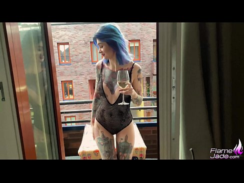 ❤️ አስደናቂ ልጃገረድ በጉልፕ እየጠባች እና በክፍት ሰማይ ስር በስሜታዊነት የምትበዳ ️  ወሲብ ️❤